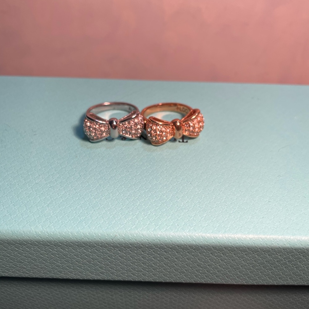 Crystal bow ring set